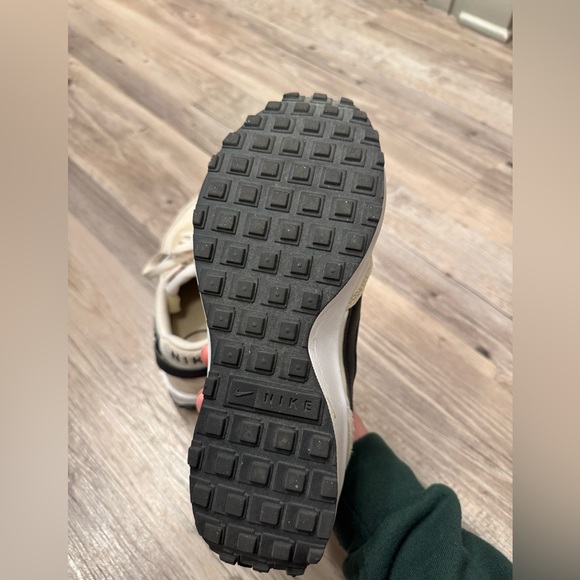 Nike Women’s Waffle Debut Sneakers - Picture 7 of 12